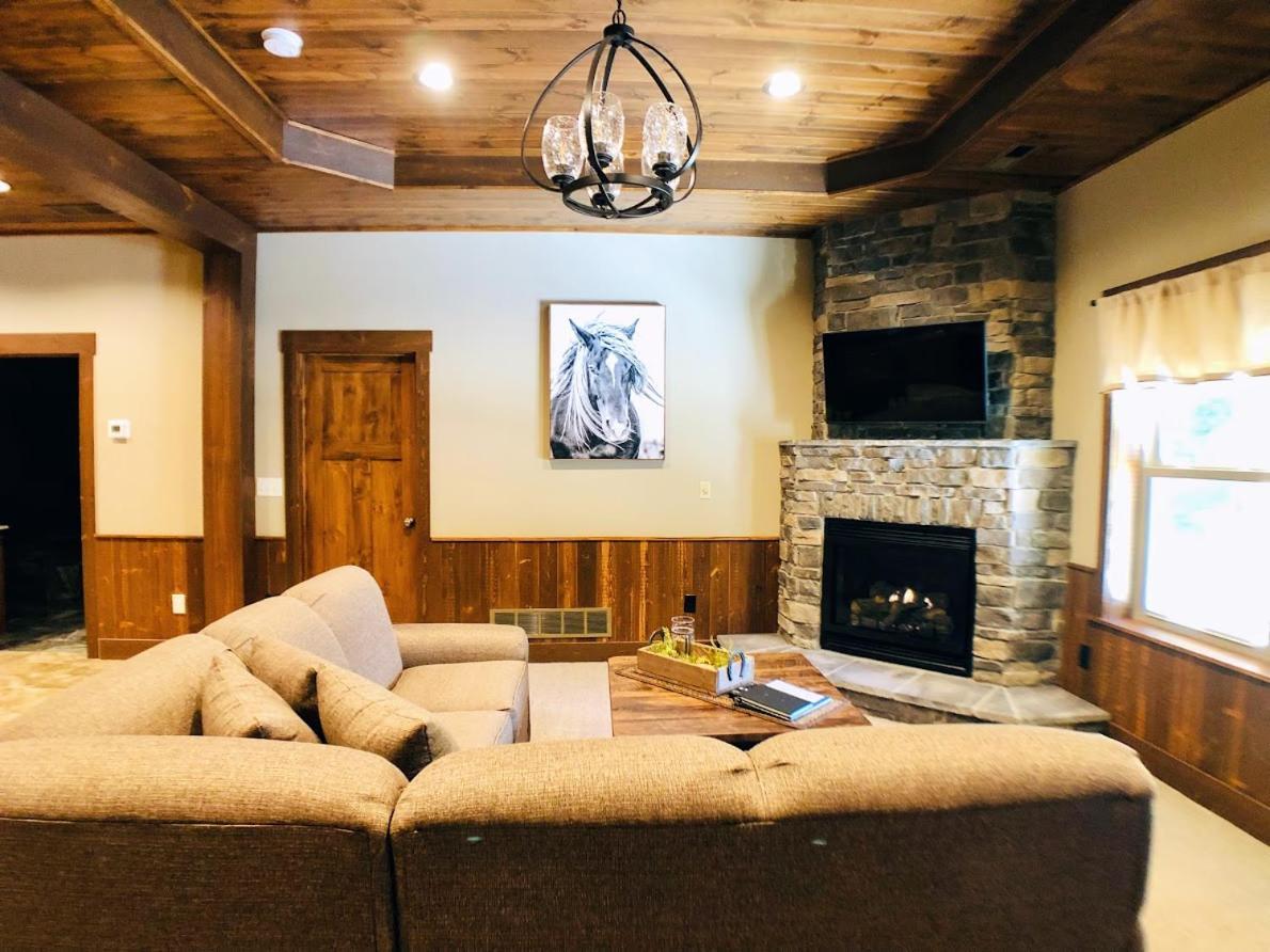 Sojourner'S Lodge & Log Cabin Suites Dundee Екстериор снимка