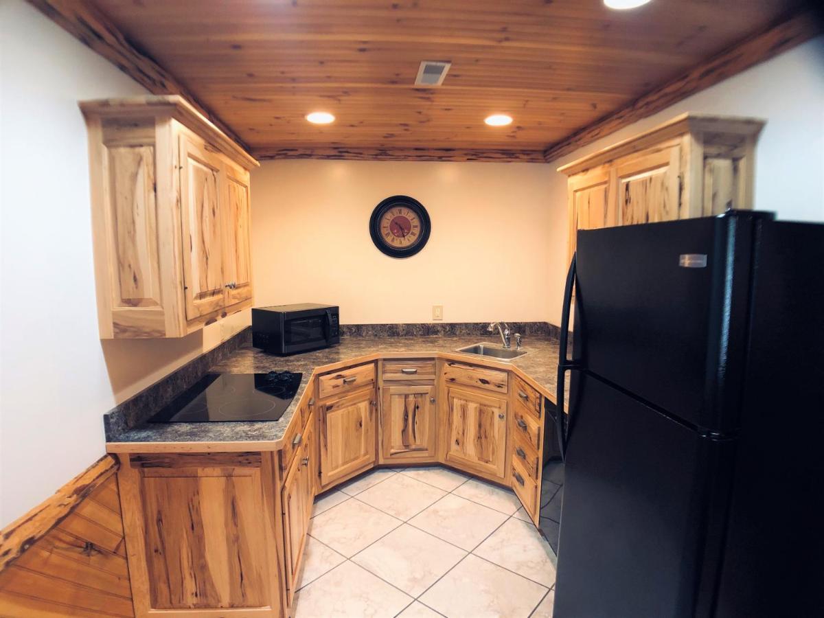Sojourner'S Lodge & Log Cabin Suites Dundee Екстериор снимка