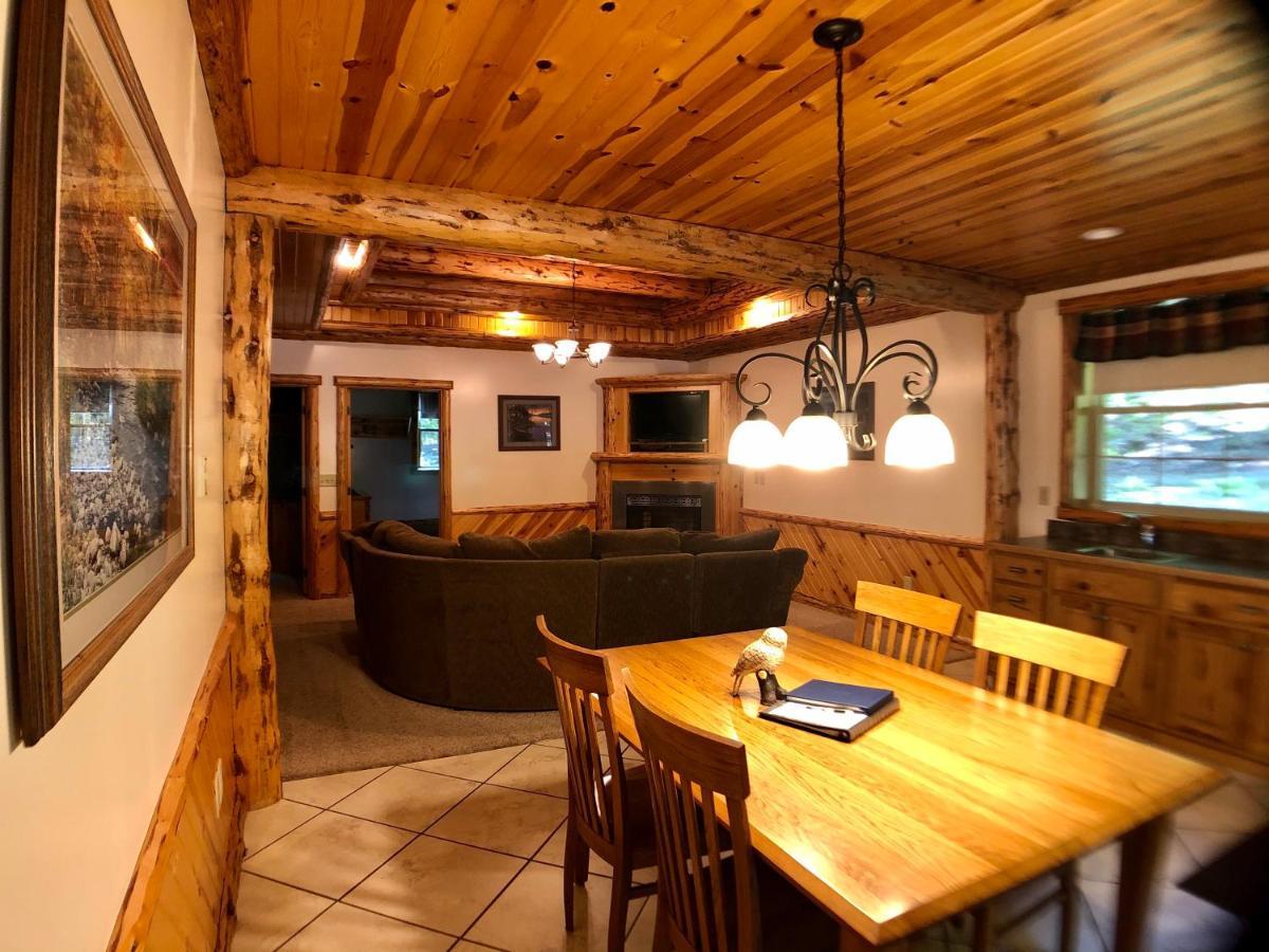 Sojourner'S Lodge & Log Cabin Suites Dundee Екстериор снимка