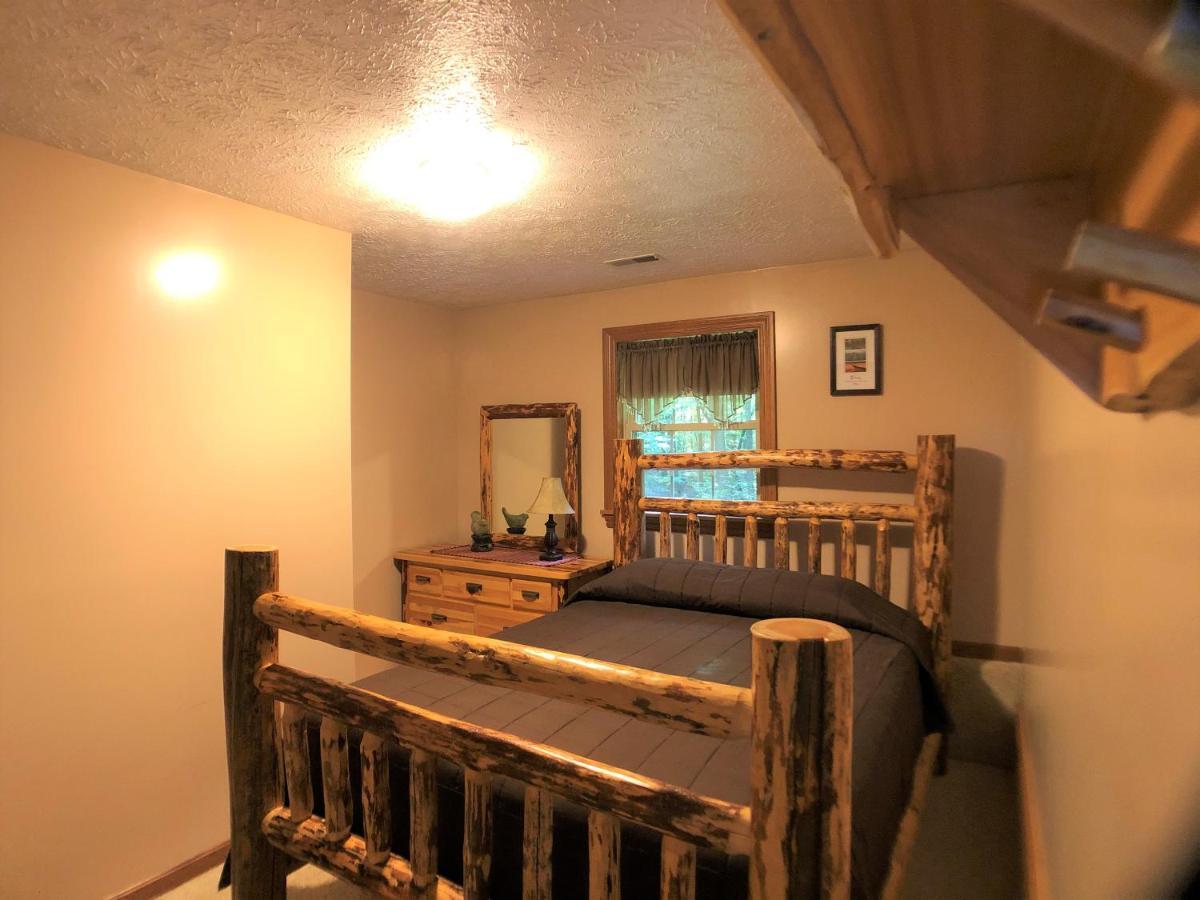 Sojourner'S Lodge & Log Cabin Suites Dundee Екстериор снимка