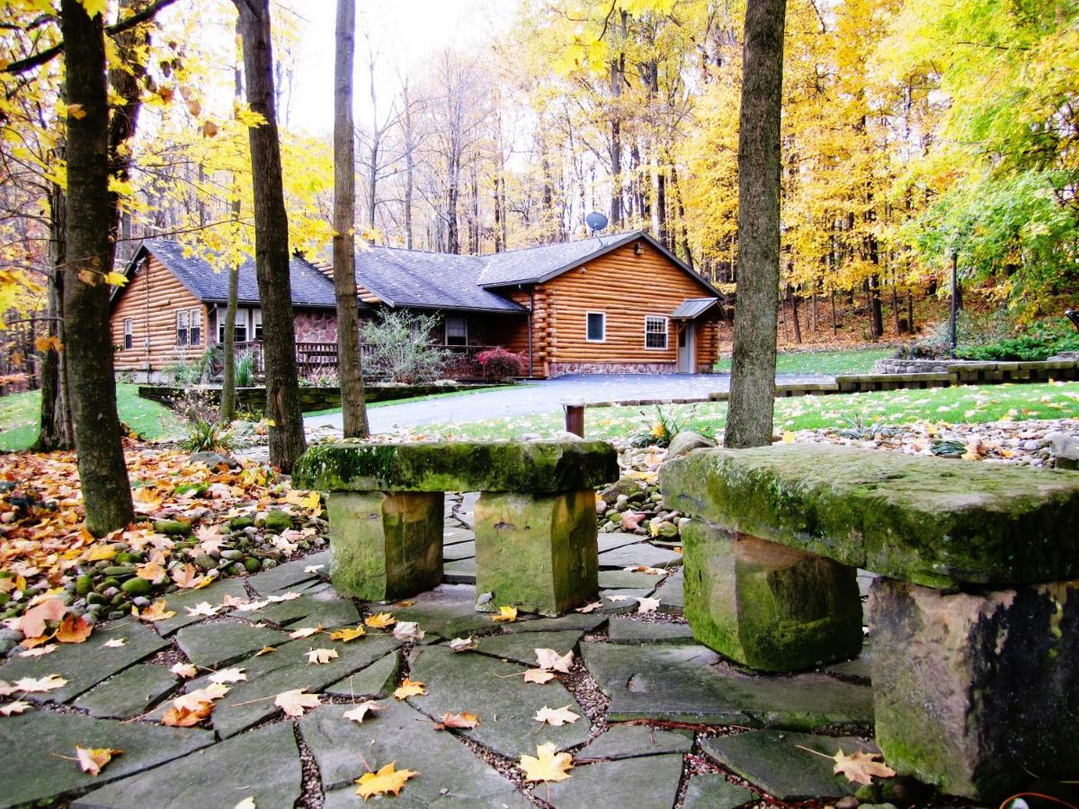 Sojourner'S Lodge & Log Cabin Suites Dundee Екстериор снимка