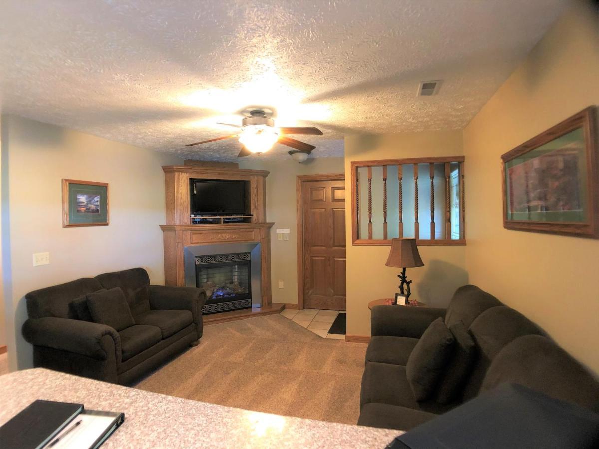 Sojourner'S Lodge & Log Cabin Suites Dundee Екстериор снимка
