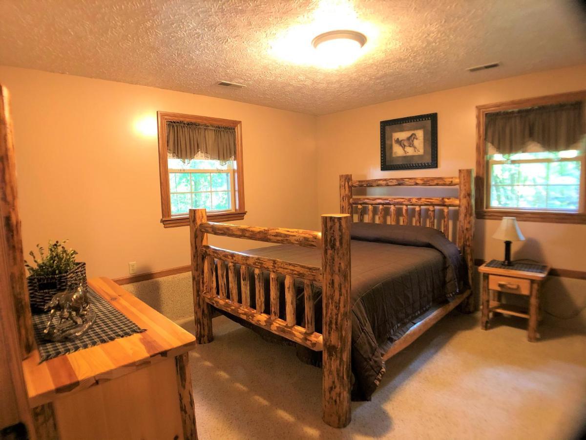 Sojourner'S Lodge & Log Cabin Suites Dundee Екстериор снимка