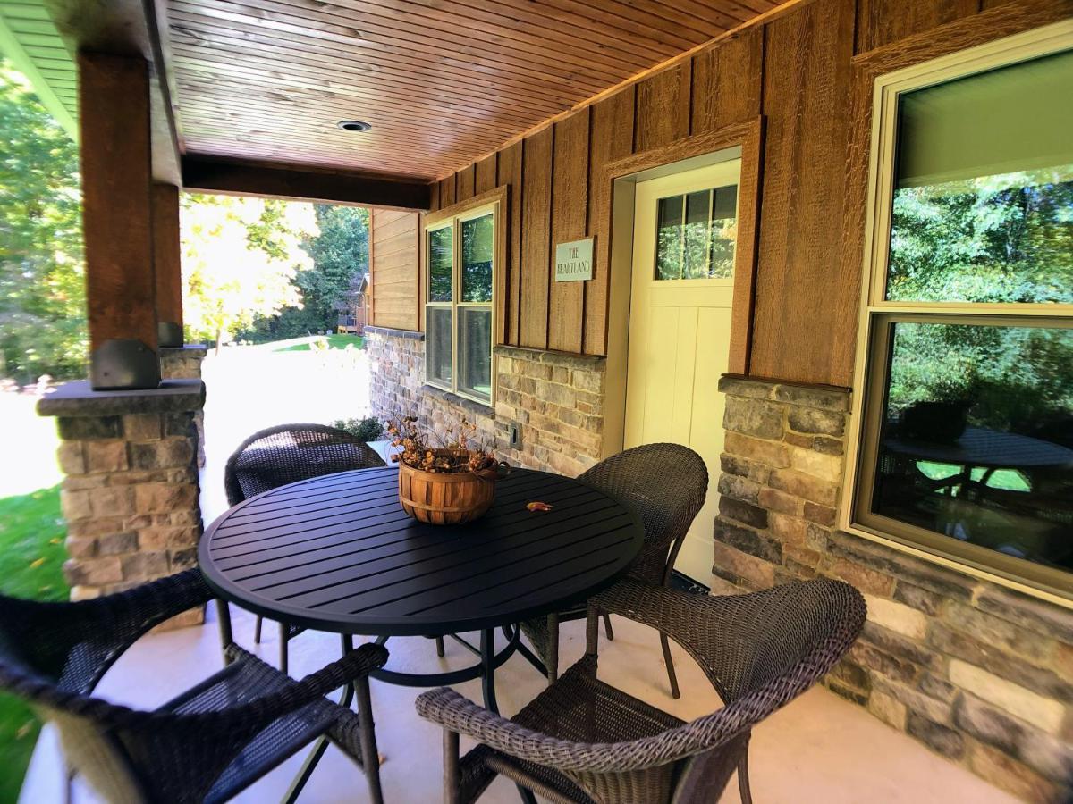 Sojourner'S Lodge & Log Cabin Suites Dundee Екстериор снимка