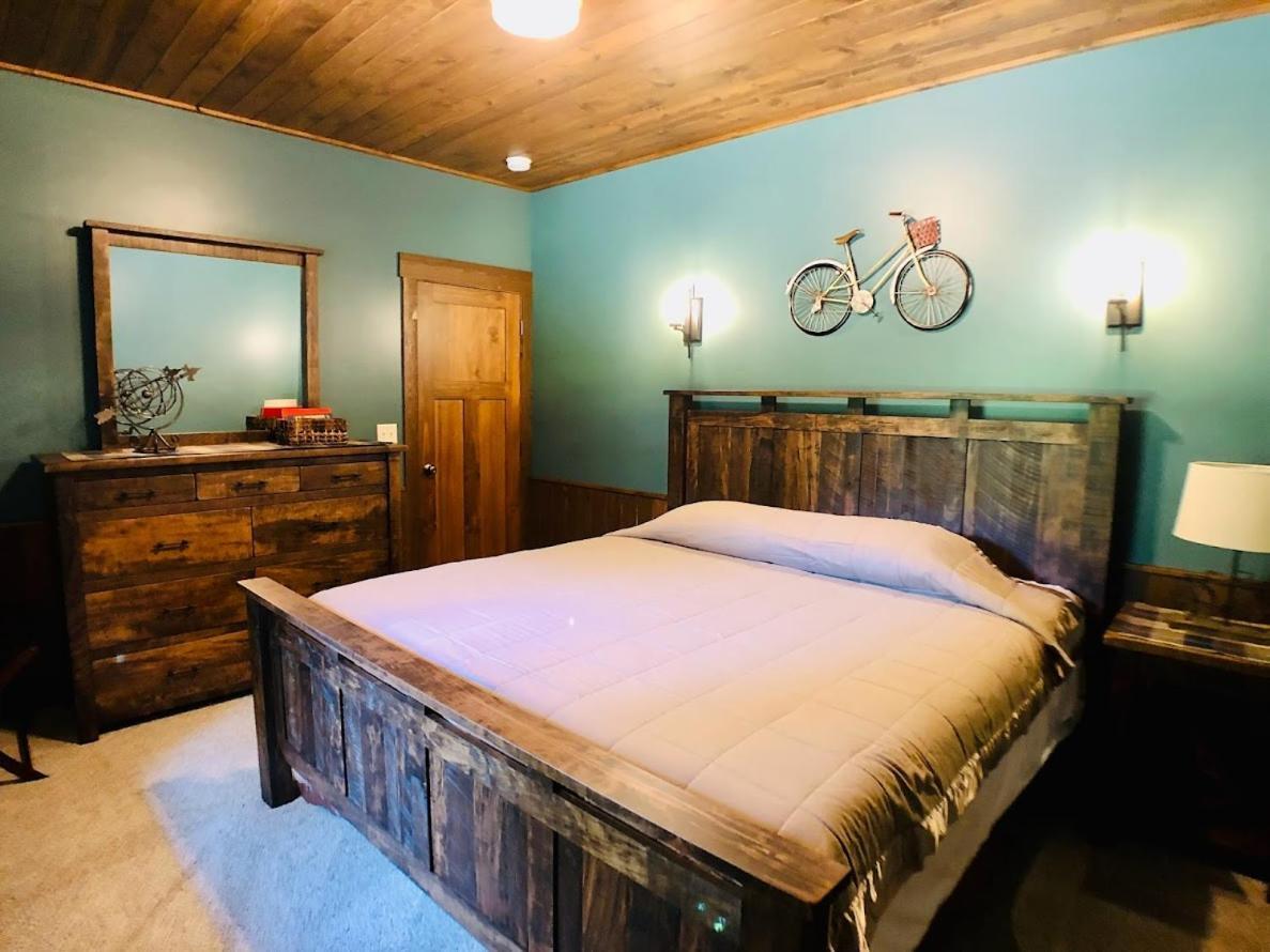 Sojourner'S Lodge & Log Cabin Suites Dundee Екстериор снимка