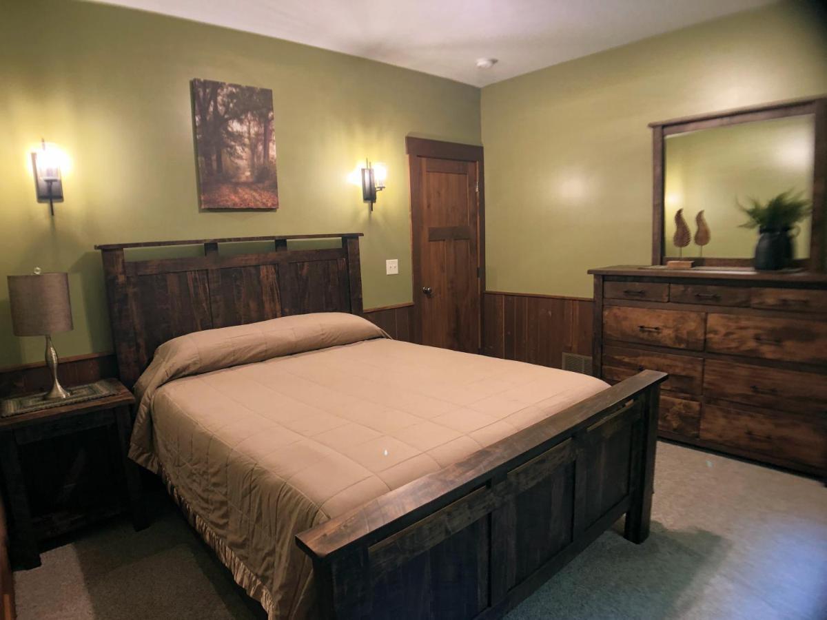Sojourner'S Lodge & Log Cabin Suites Dundee Екстериор снимка