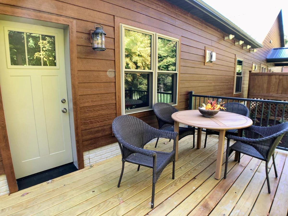 Sojourner'S Lodge & Log Cabin Suites Dundee Екстериор снимка