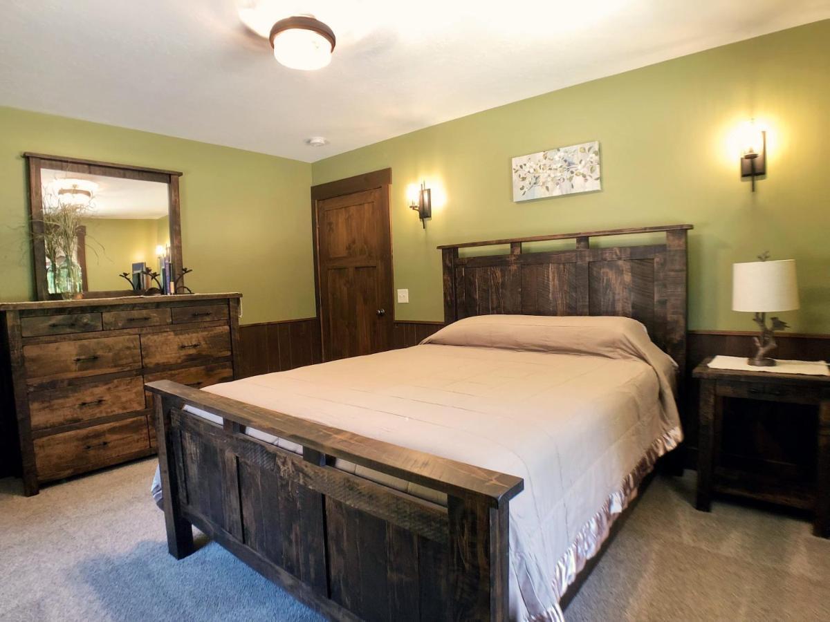 Sojourner'S Lodge & Log Cabin Suites Dundee Екстериор снимка