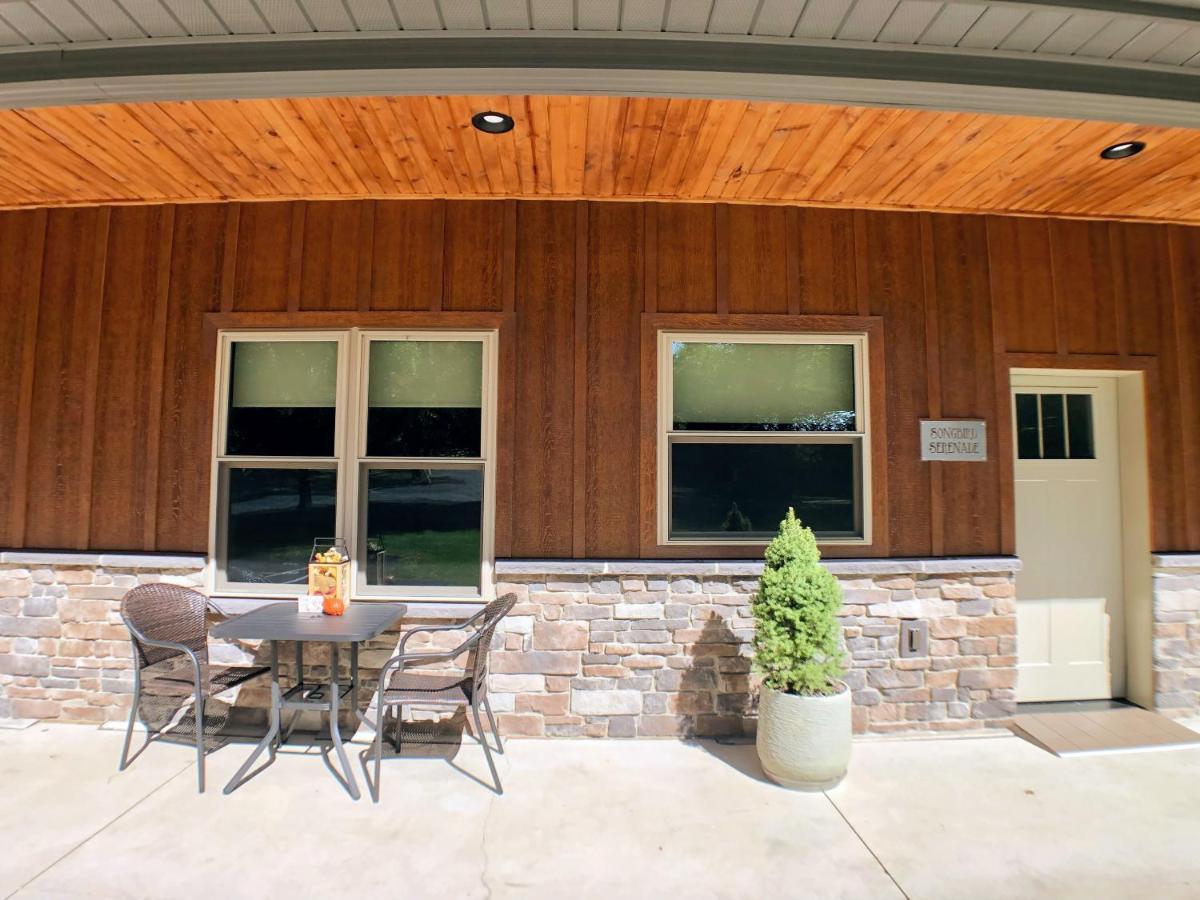 Sojourner'S Lodge & Log Cabin Suites Dundee Екстериор снимка