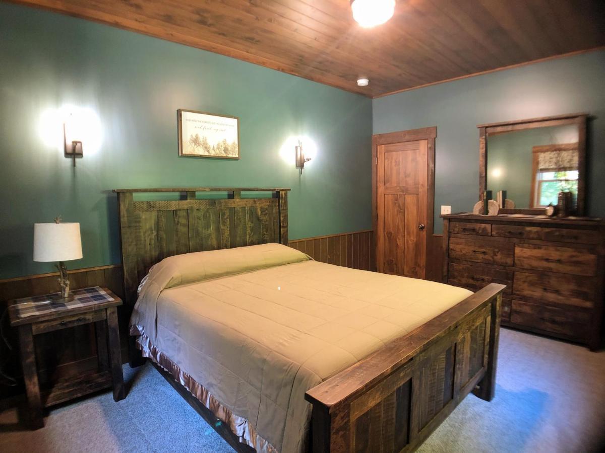 Sojourner'S Lodge & Log Cabin Suites Dundee Екстериор снимка