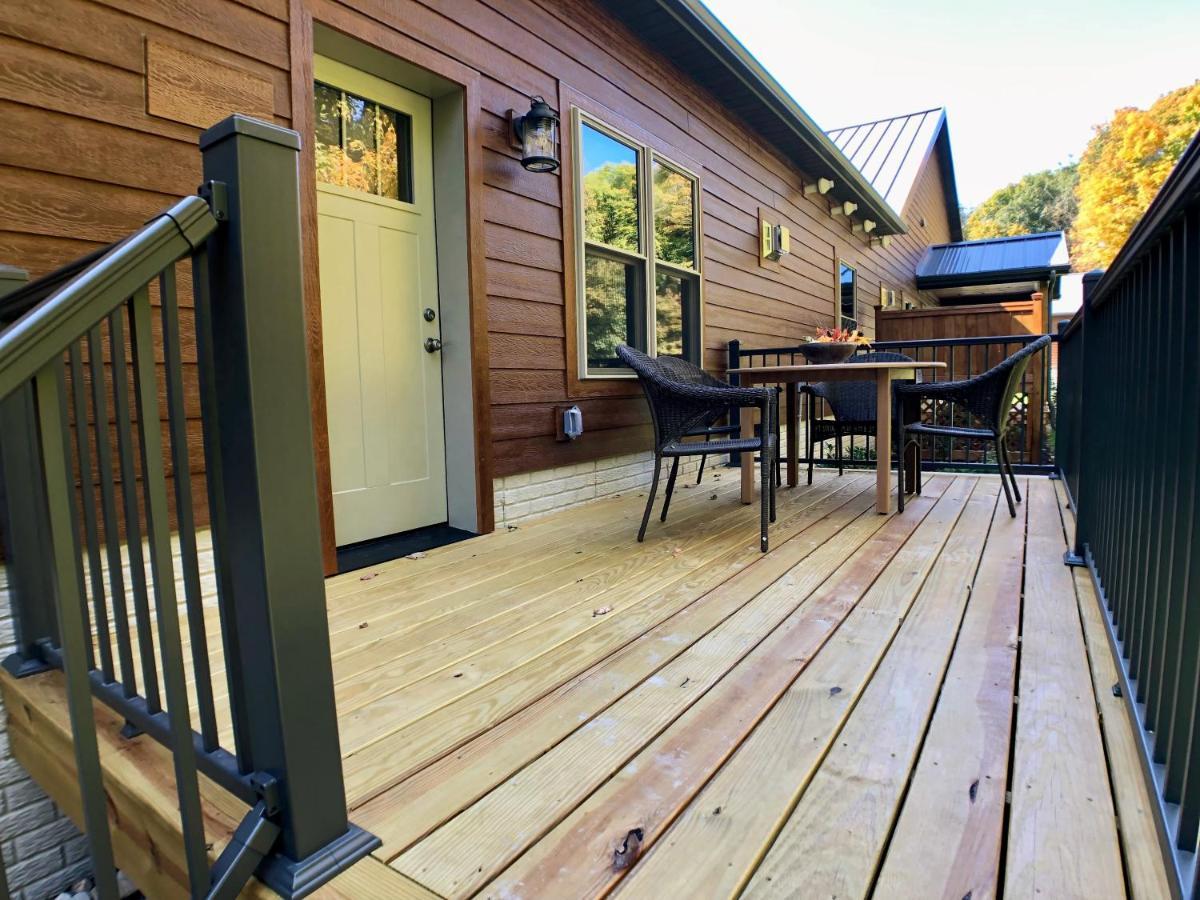 Sojourner'S Lodge & Log Cabin Suites Dundee Екстериор снимка