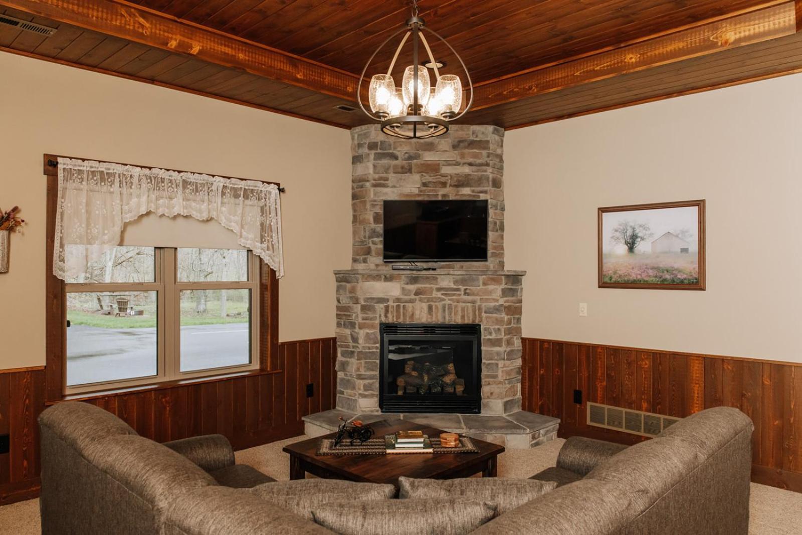 Sojourner'S Lodge & Log Cabin Suites Dundee Екстериор снимка