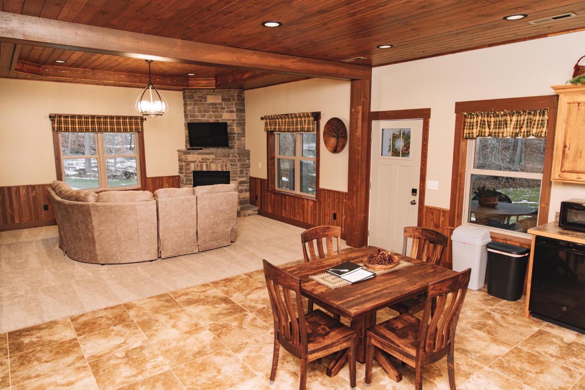 Sojourner'S Lodge & Log Cabin Suites Dundee Екстериор снимка