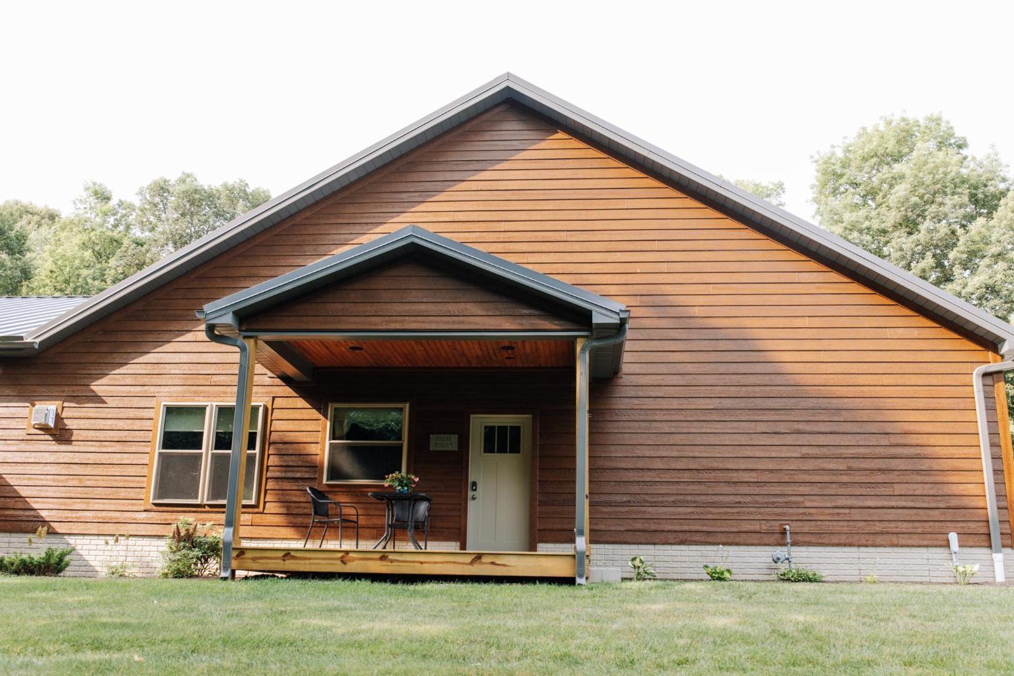 Sojourner'S Lodge & Log Cabin Suites Dundee Екстериор снимка