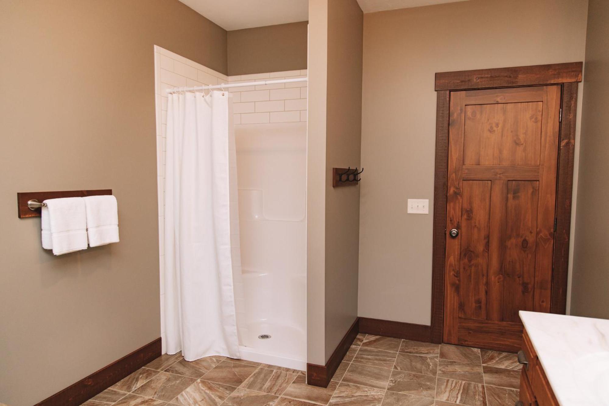 Sojourner'S Lodge & Log Cabin Suites Dundee Екстериор снимка