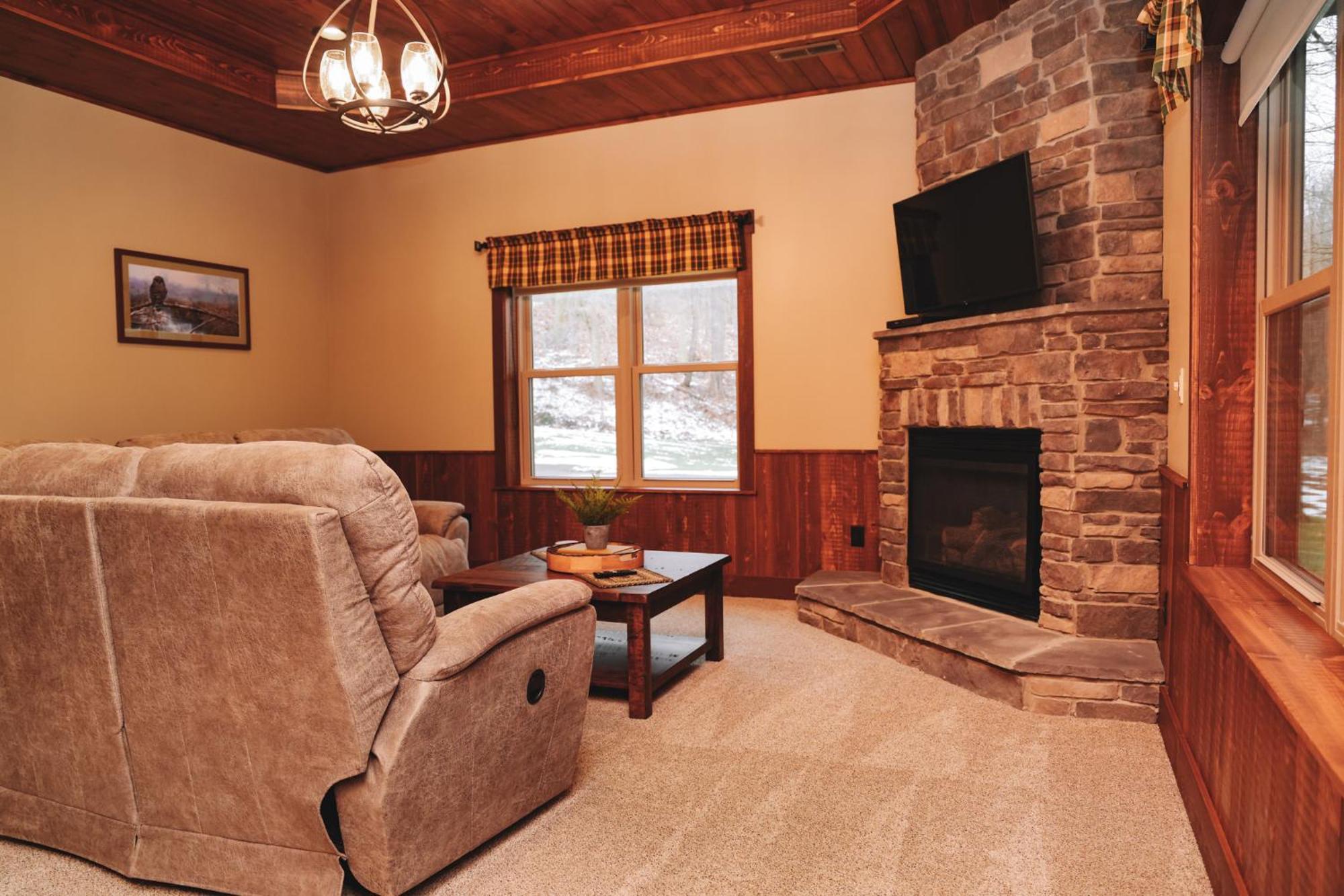 Sojourner'S Lodge & Log Cabin Suites Dundee Екстериор снимка