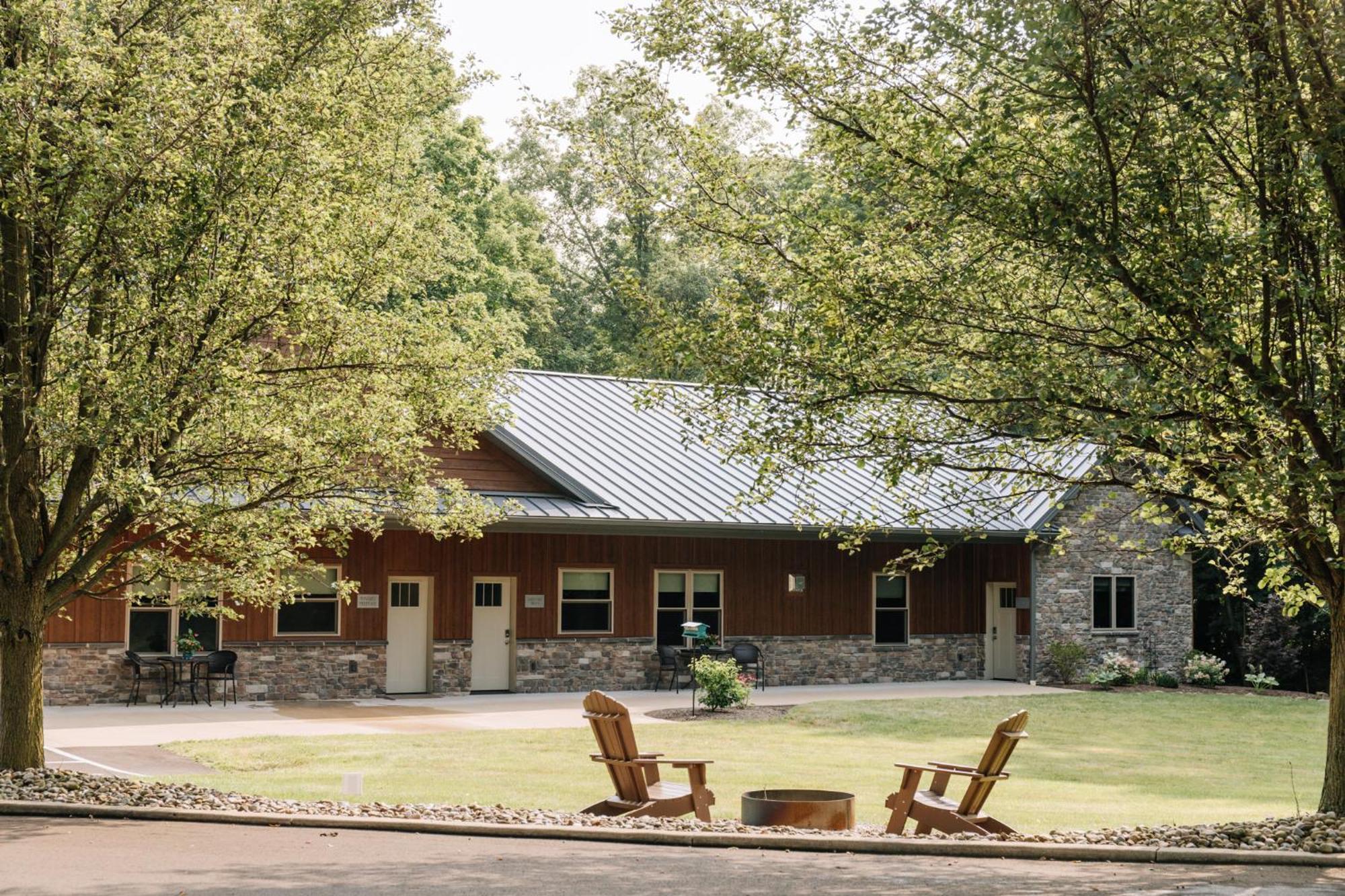 Sojourner'S Lodge & Log Cabin Suites Dundee Екстериор снимка