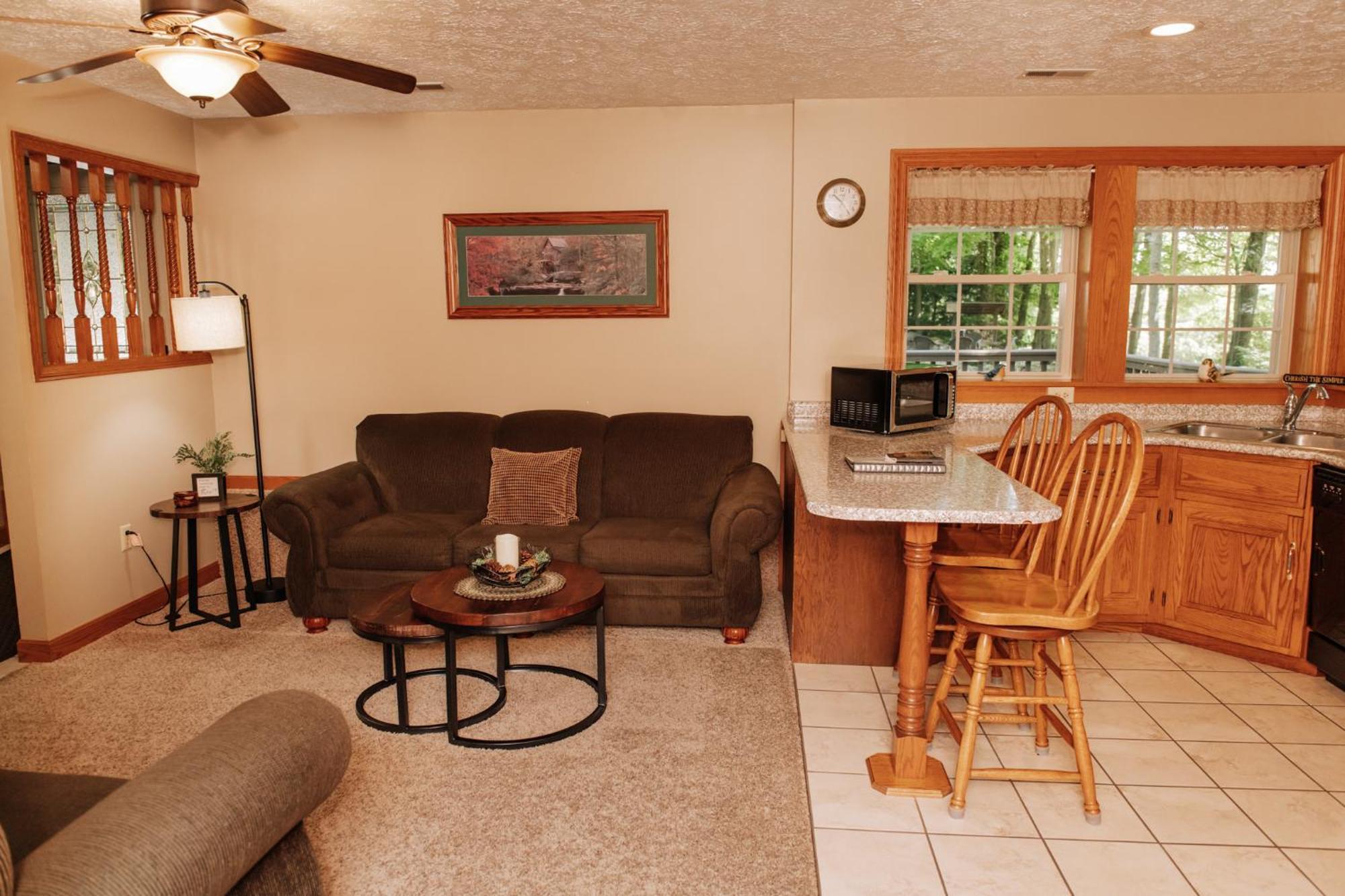 Sojourner'S Lodge & Log Cabin Suites Dundee Екстериор снимка