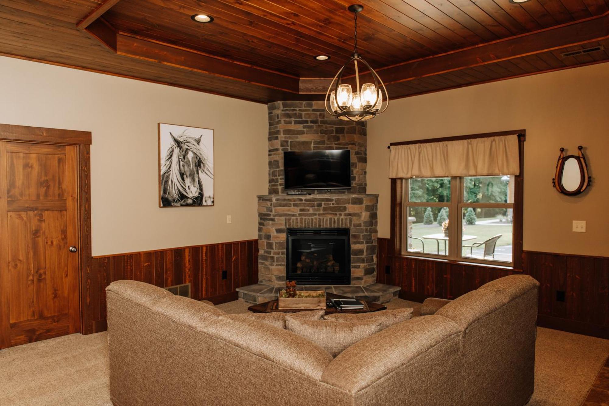 Sojourner'S Lodge & Log Cabin Suites Dundee Екстериор снимка