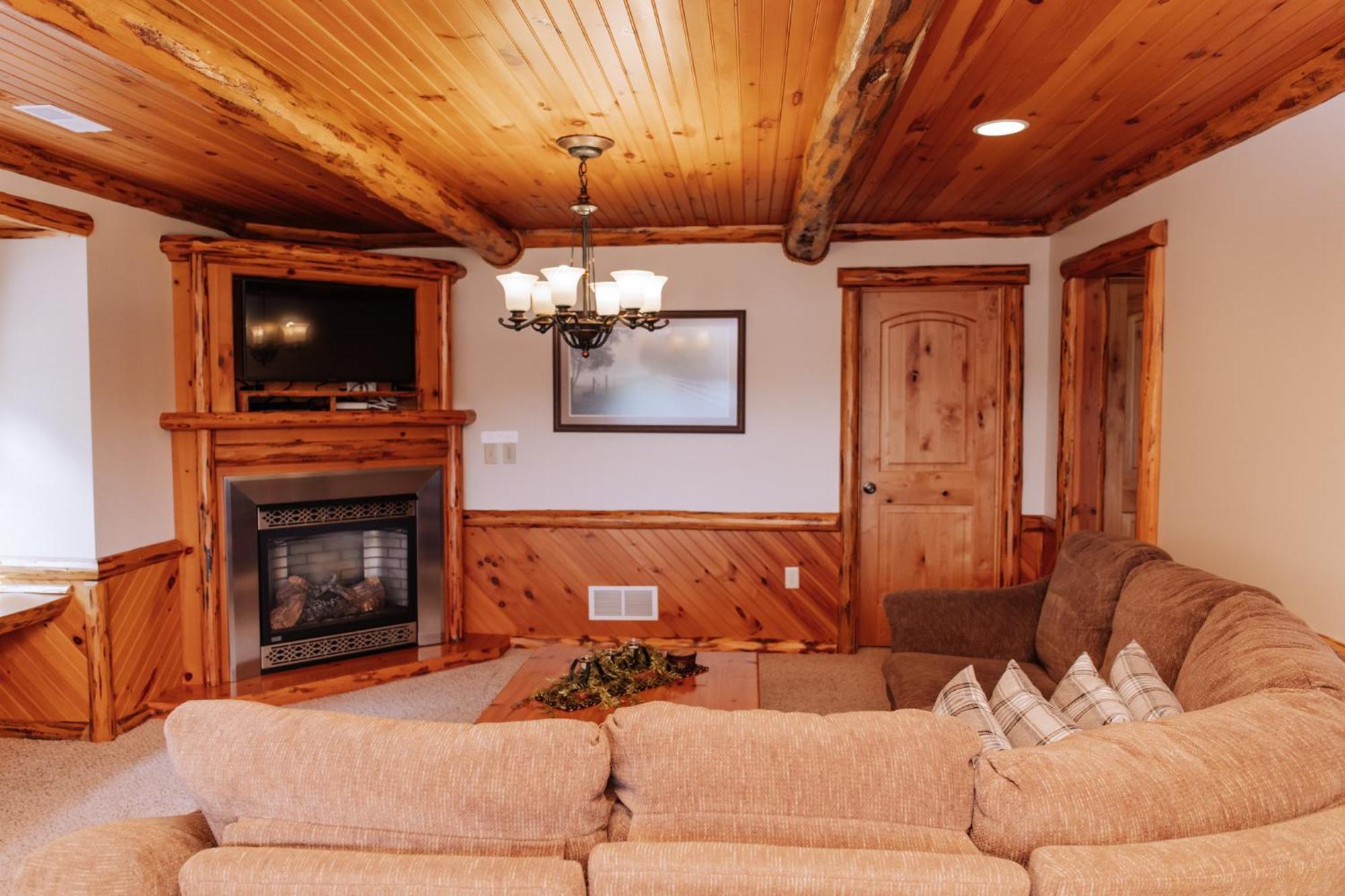 Sojourner'S Lodge & Log Cabin Suites Dundee Екстериор снимка