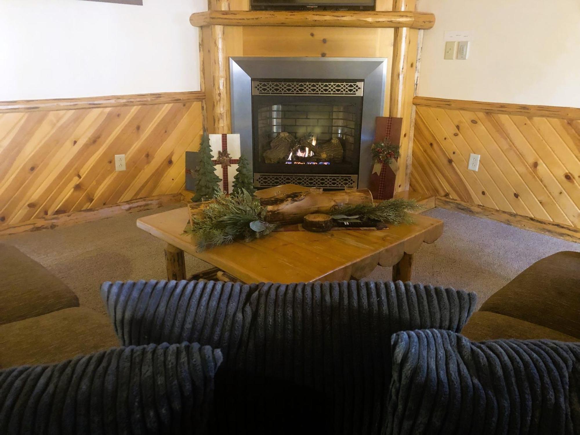 Sojourner'S Lodge & Log Cabin Suites Dundee Екстериор снимка