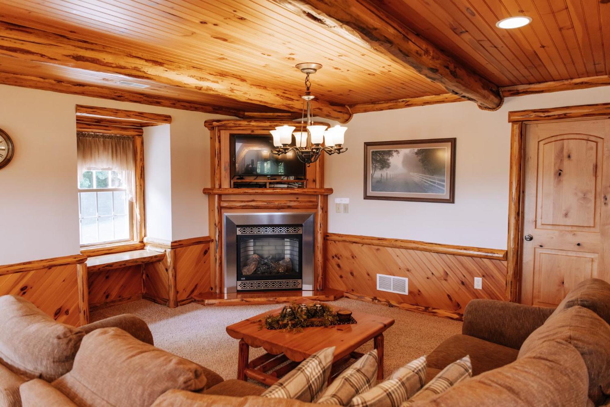 Sojourner'S Lodge & Log Cabin Suites Dundee Екстериор снимка