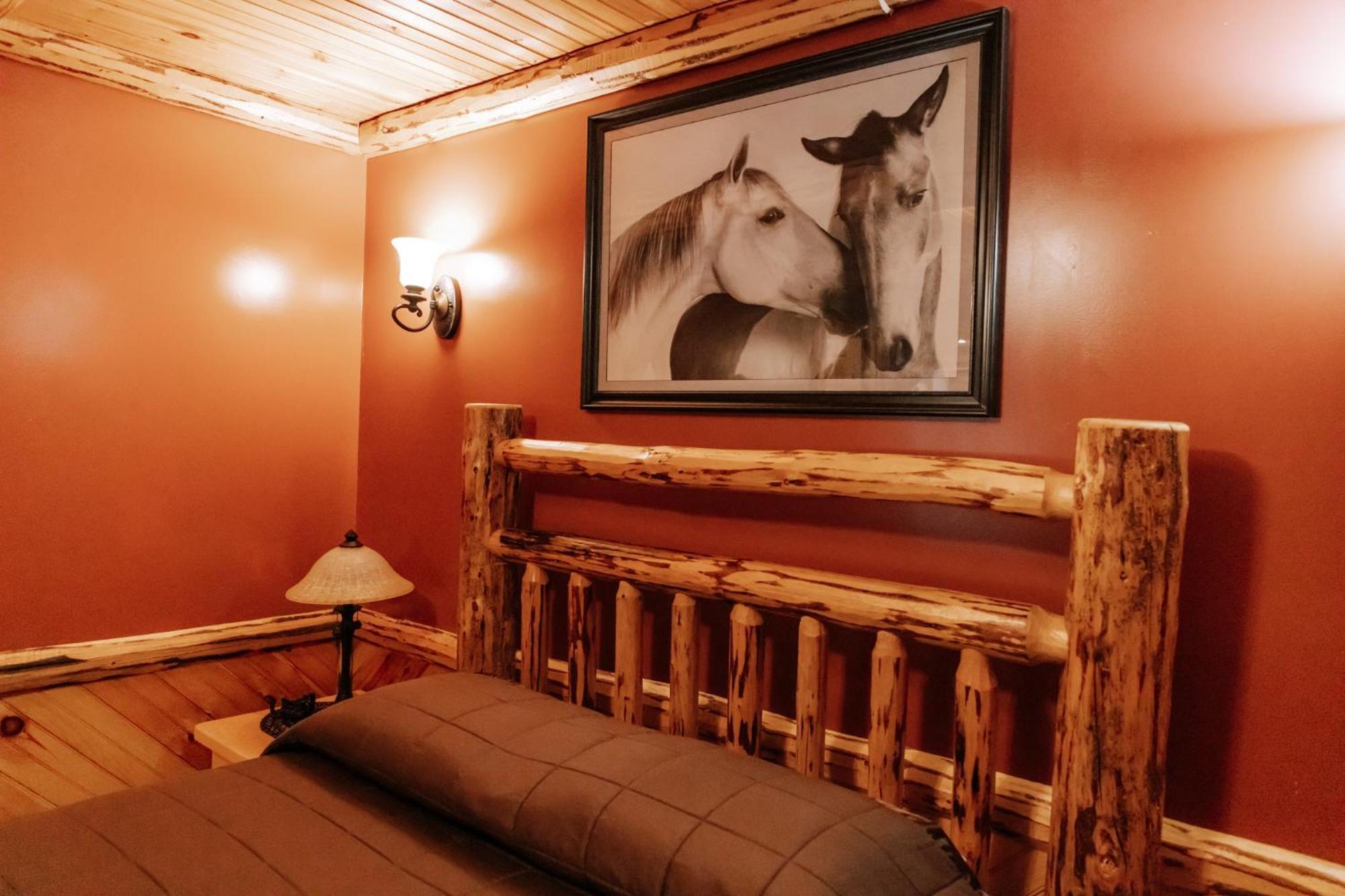 Sojourner'S Lodge & Log Cabin Suites Dundee Екстериор снимка
