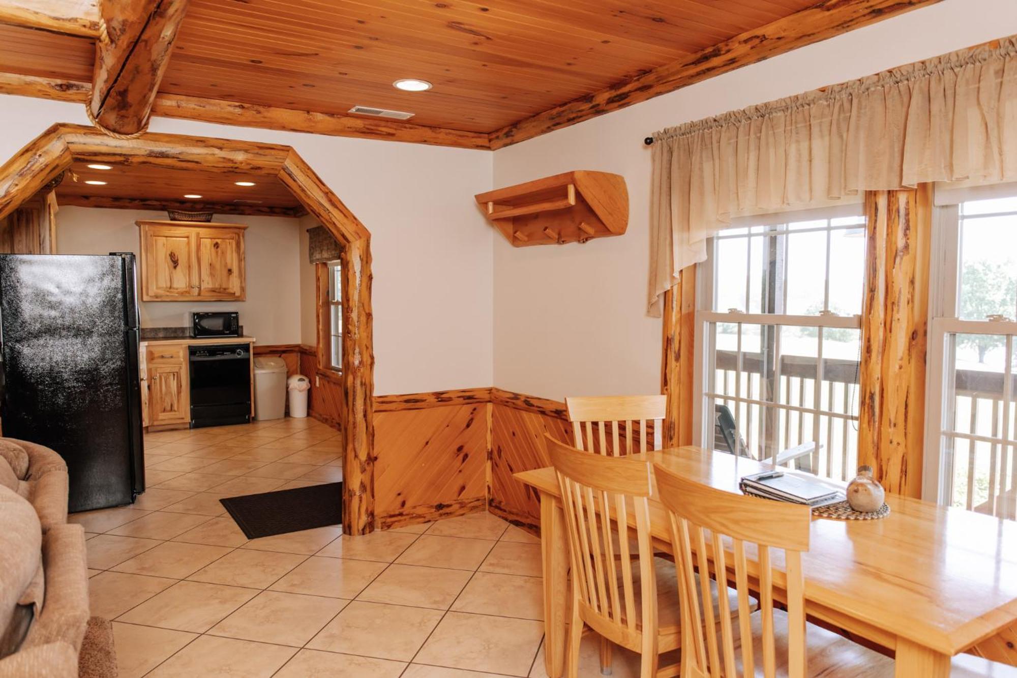 Sojourner'S Lodge & Log Cabin Suites Dundee Екстериор снимка