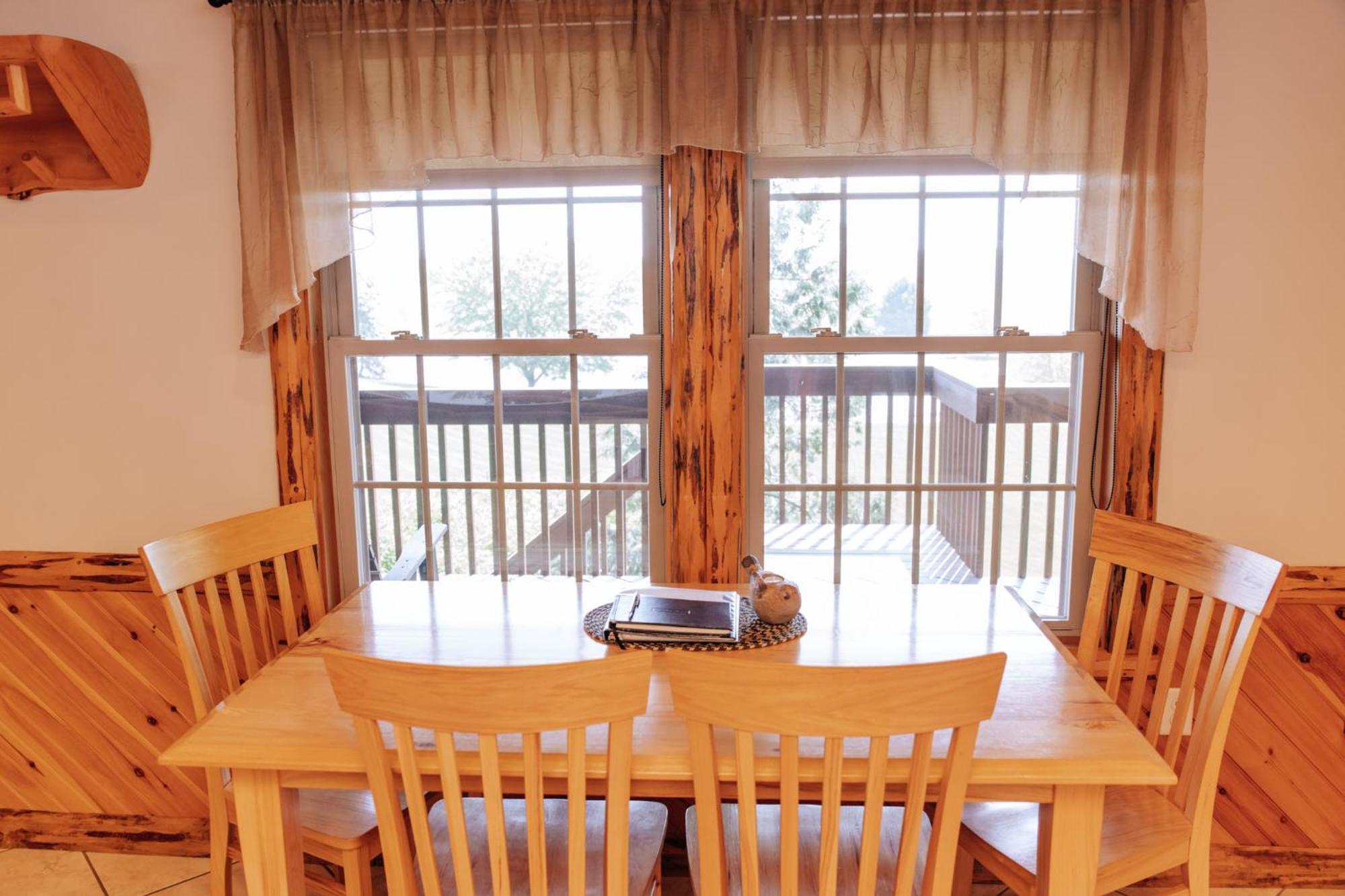 Sojourner'S Lodge & Log Cabin Suites Dundee Екстериор снимка