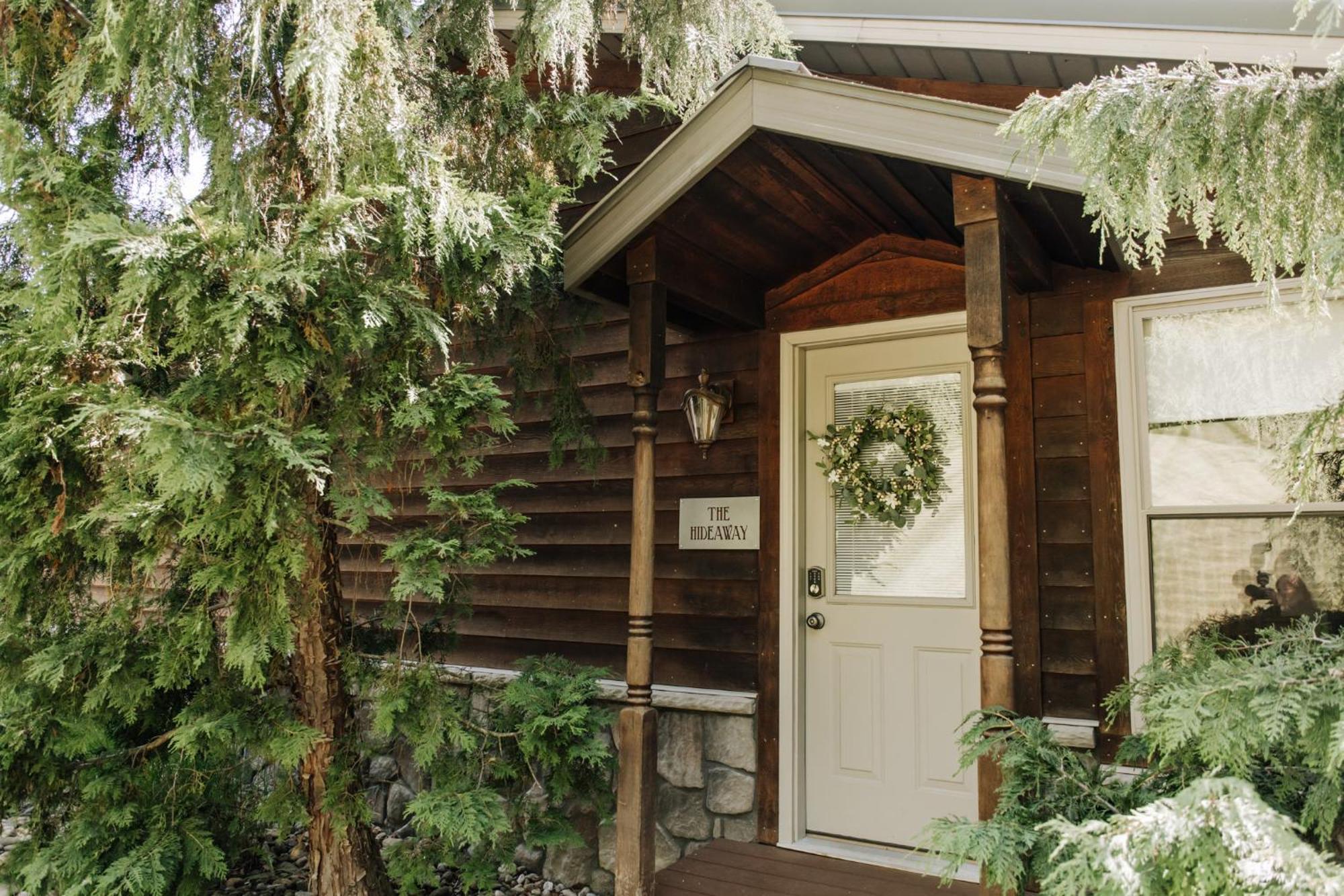 Sojourner'S Lodge & Log Cabin Suites Dundee Екстериор снимка