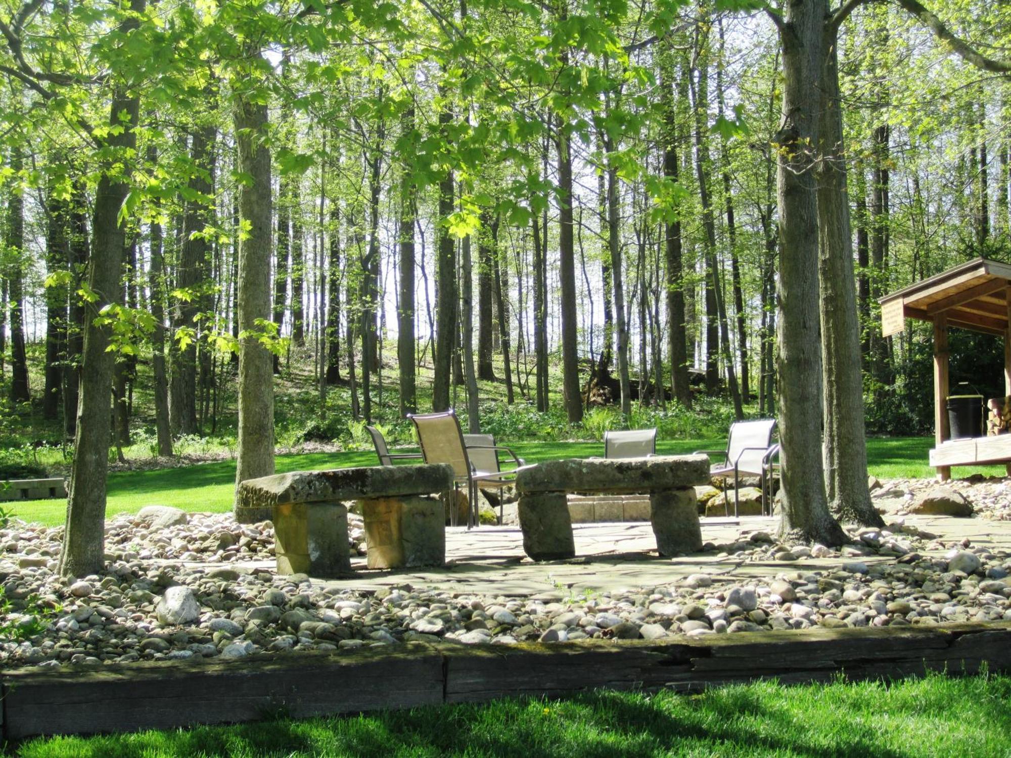 Sojourner'S Lodge & Log Cabin Suites Dundee Екстериор снимка